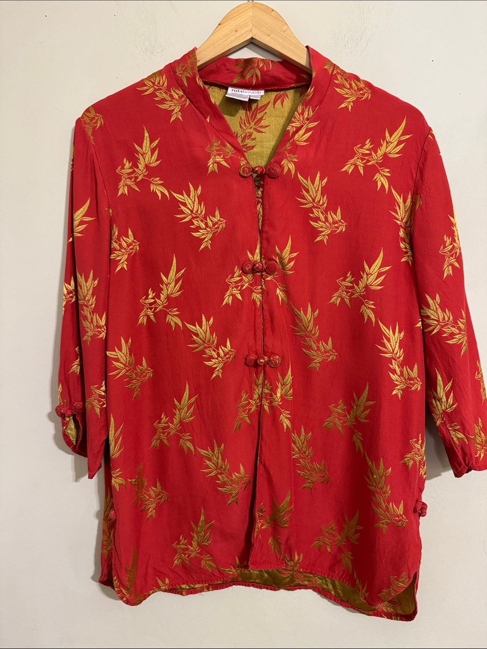 Women's Red Silk Blend Gold Floral Mandarin Button-Up Blouse size L Arsty Retro